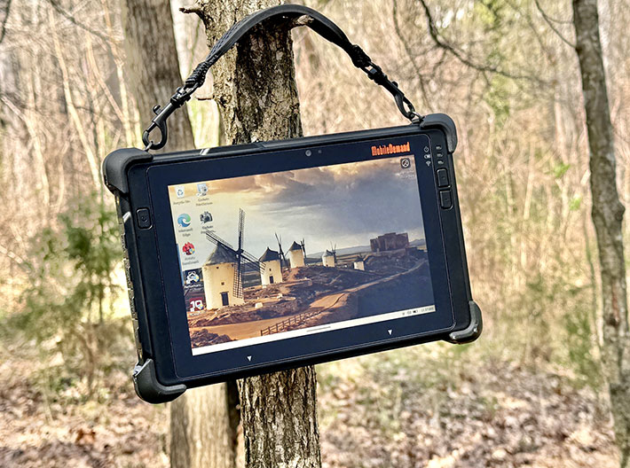 MobileDemand xTablet T8655 rugged 8-inch Windows tablet